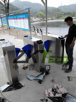 中控門(mén)禁公司在天河區(qū)安裝指紋翼閘、輥閘